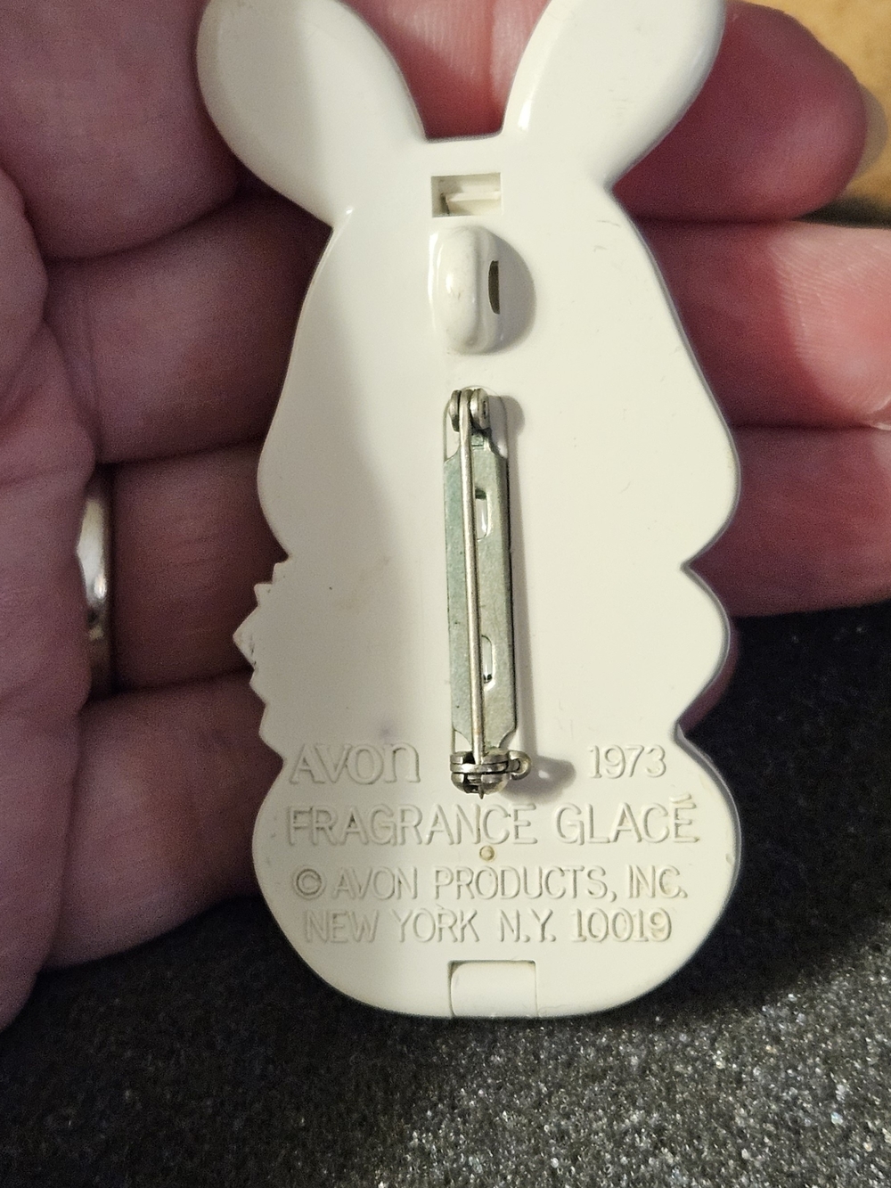 Avon Bunny Rabbit Pin-Fragrance Glace-Vintage 1973 - Picture 3 of 6